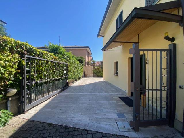 Villa Indipendente in vendita a Cornaredo, Lombardia