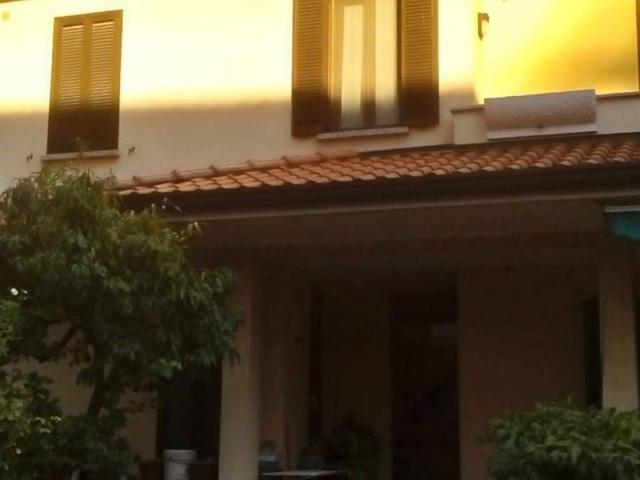 Villa Indipendente in vendita a Cornate D'adda, Lombardia