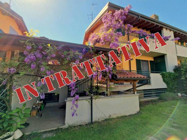 Villa Indipendente in vendita a Cornate D'adda, Lombardia