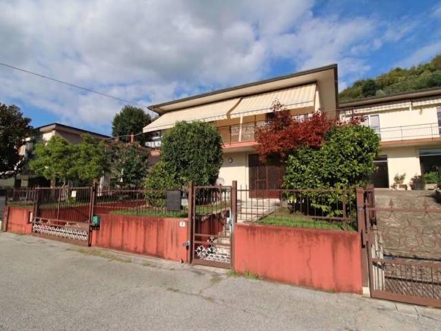 Villa Indipendente in vendita a Spagnago, Cornedo Vicentino