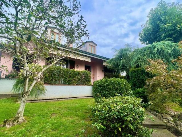 Villa Indipendente in vendita a Cornegliano Laudense, Lombardia