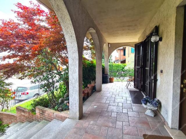 Villa Indipendente in vendita a Cornegliano Laudense, Lombardia