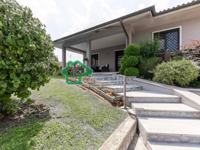 Villa Indipendente in vendita a Cornegliano Laudense, Lombardia