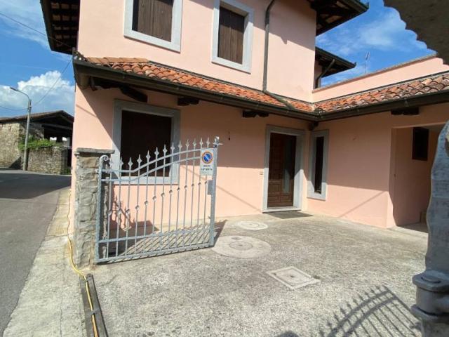 Villa Indipendente in vendita a Corno Di Rosazzo, Friuli-Venezia Giulia
