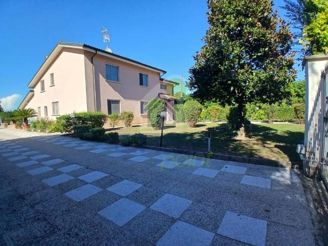 Villa Indipendente in vendita a Corno Giovine, Lombardia