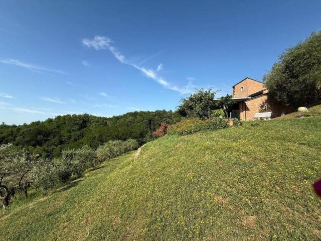 Villa Indipendente in vendita a Cornuda, Veneto