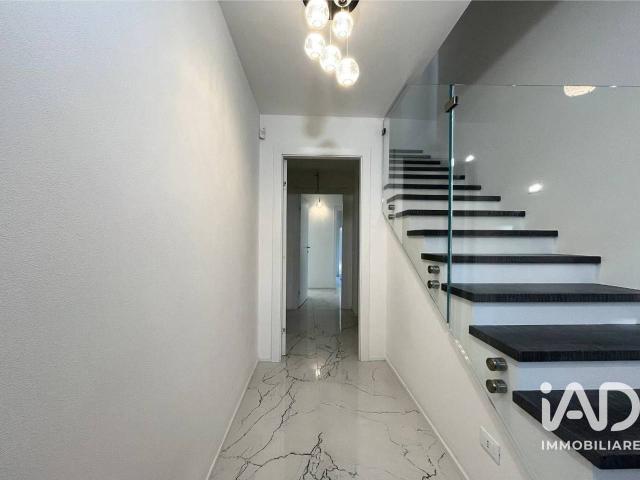 Villa Indipendente in vendita a Pianura Reggiana, Re