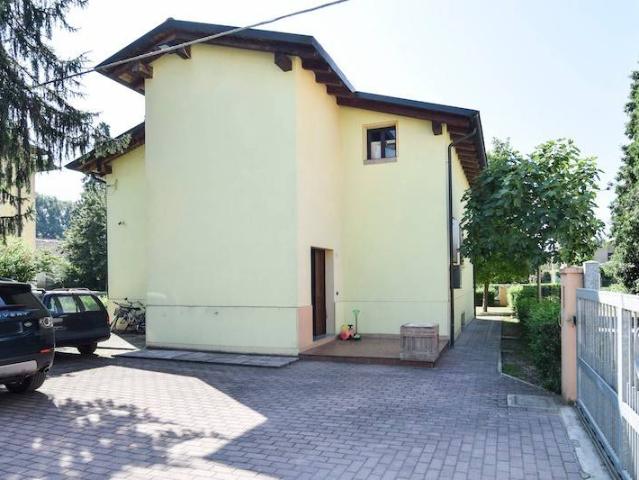 Villa Indipendente in vendita a Pianura Reggiana, Re
