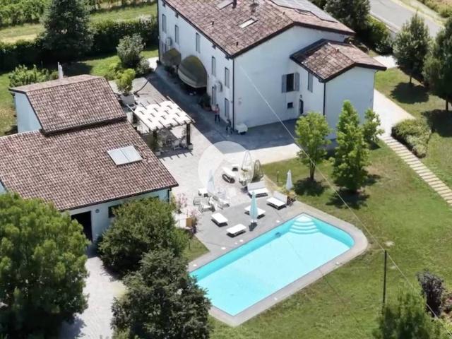 Villa Indipendente in vendita a Pianura Reggiana, Re