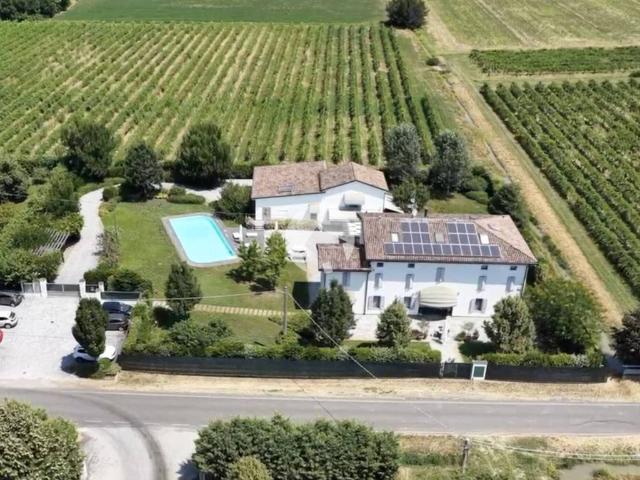 Villa Indipendente in vendita a Pianura Reggiana, Re