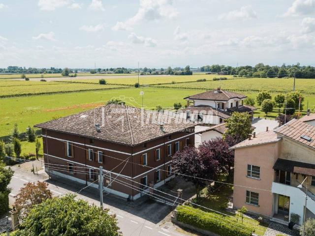 Villa Indipendente in vendita a Pianura Reggiana, Re