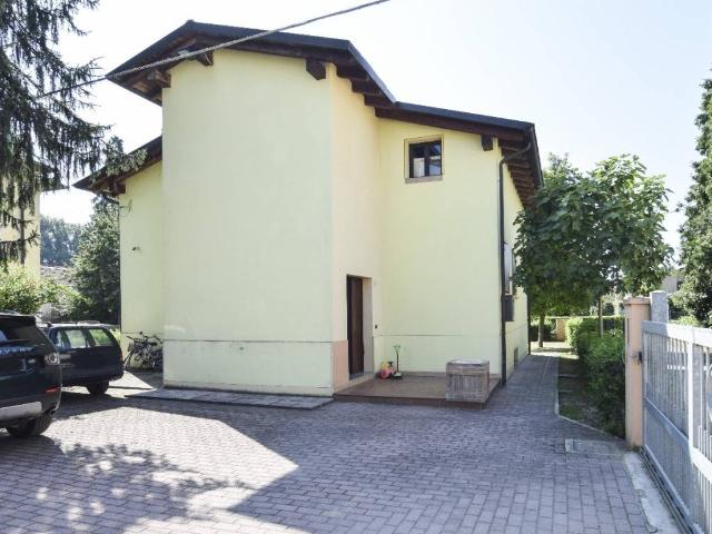 Villa Indipendente in vendita a Pianura Reggiana, Re