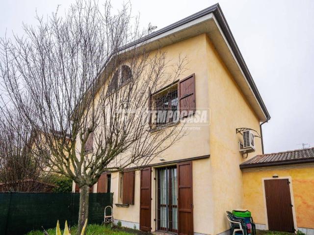 Villa Indipendente in vendita a Pianura Reggiana, Re
