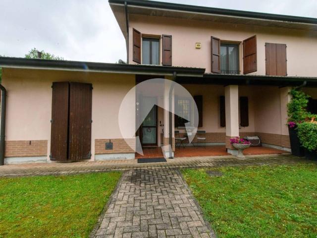 Villa Indipendente in vendita a Pianura Reggiana, Re