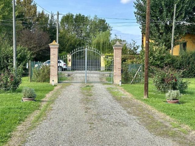 Villa Indipendente in vendita a Pianura Reggiana, Re