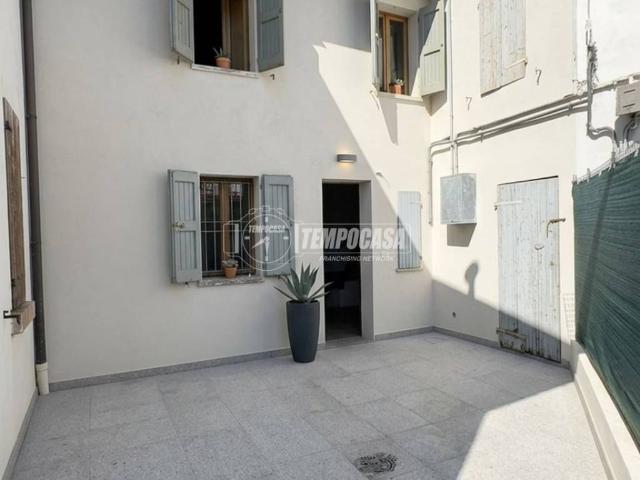 Villa Indipendente in vendita a Pianura Reggiana, Re