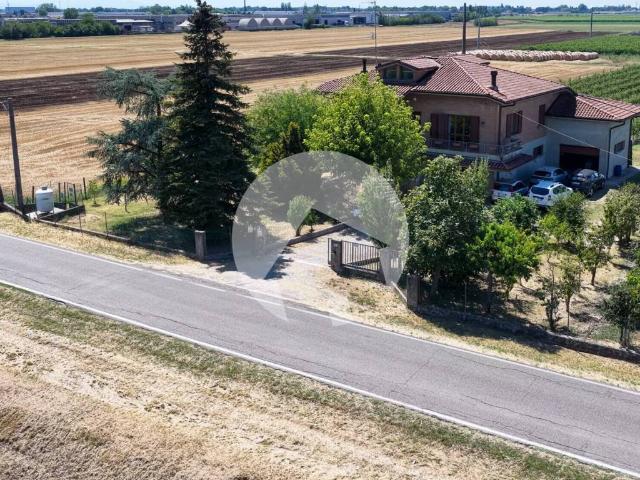 Villa Indipendente in vendita a Pianura Reggiana, Re