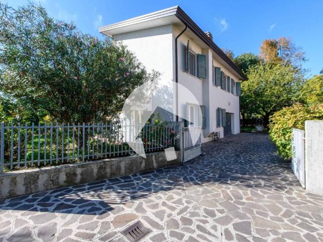 Villa Indipendente in vendita a Pianura Reggiana, Re