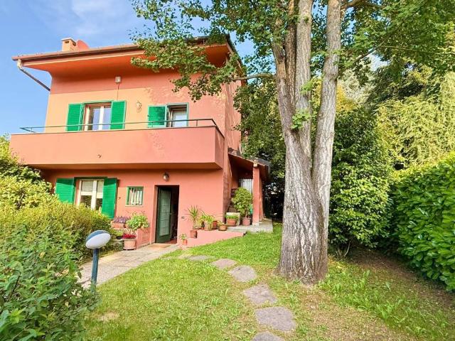 Villa Indipendente in vendita a Correzzana, Lombardia
