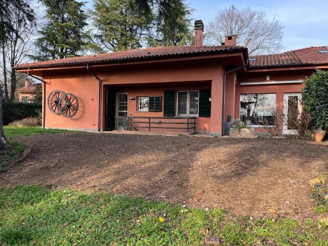 Villa Indipendente in vendita a Correzzana, Lombardia
