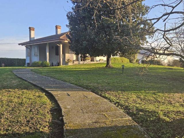 Villa Indipendente in vendita a Correzzola, Veneto