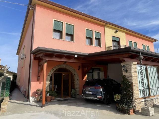 Villa Indipendente in vendita a Correzzola, Veneto