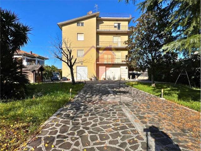Villa Indipendente in vendita a Vibrata, Corropoli