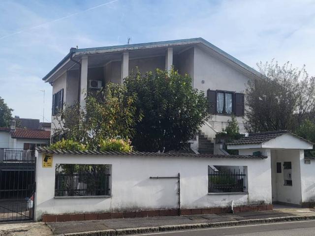 Villa Indipendente in vendita a Cascina Guardia di Sopra, Corsico