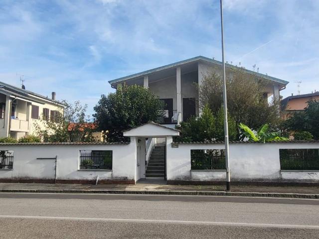 Villa Indipendente in vendita a Cascina Guardia di Sopra, Corsico