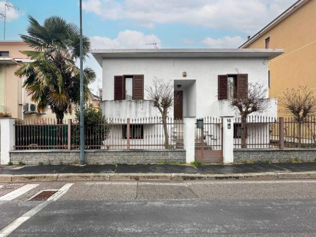 Villa Indipendente in vendita a Corsico, Lombardia