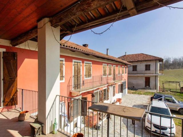 Villa Indipendente in vendita a Piemonte, Asti