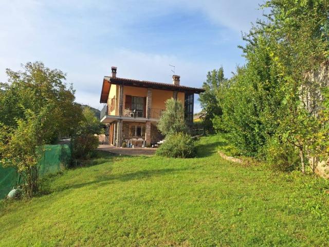 Villa Indipendente in vendita a Corte Brugnatella, Ferriere