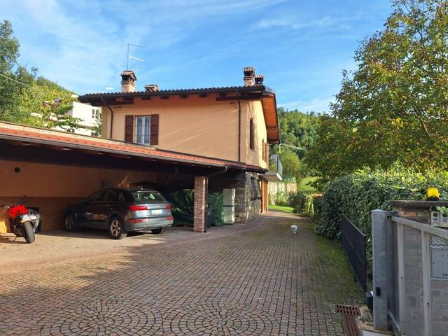 Villa Indipendente in vendita a Corte Brugnatella, Ferriere