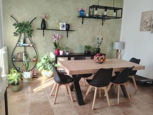 Villa Indipendente in vendita a Corte Brugnatella