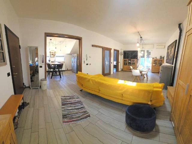 Villa Indipendente in vendita a Corte de' Frati, Cremona