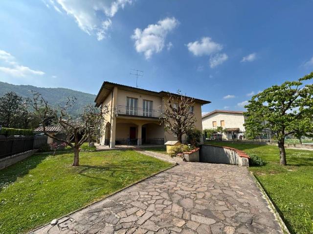 Villa Indipendente in vendita a Corte Franca, Lombardia
