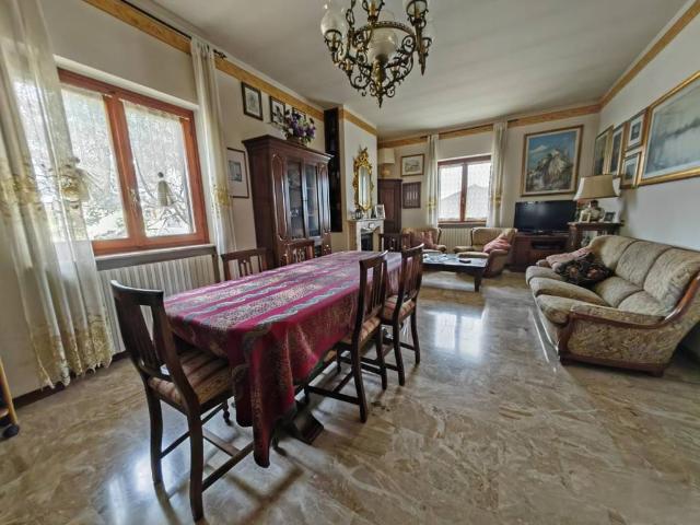 Villa Indipendente in vendita a Corte Palasio, Lombardia