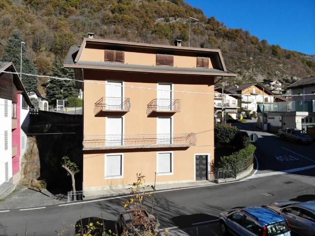 Villa Indipendente in vendita a Comunità montana della valle Camonica, Corteno Golgi