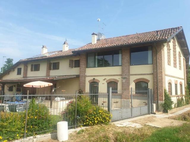 Villa Indipendente in vendita a Genzone, Lombardia