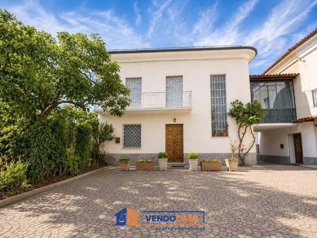 Villa Indipendente in vendita a Piemonte, Asti