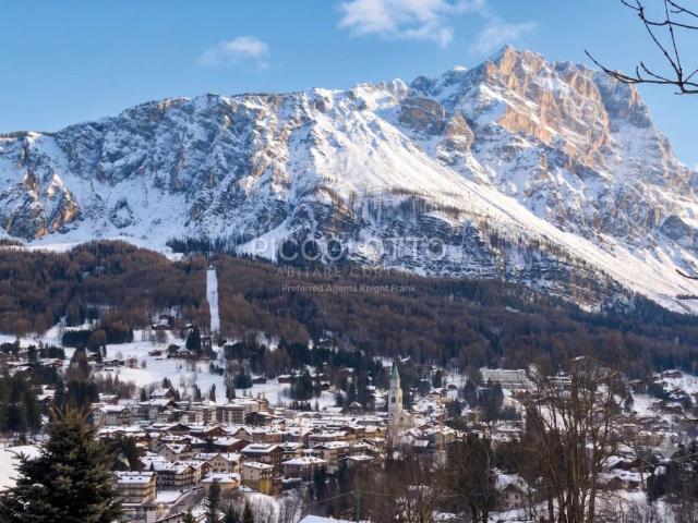Villa Indipendente in vendita a Crignes, Cortina D'ampezzo