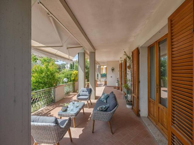 Villa Indipendente in vendita a Montecchio, Cortona