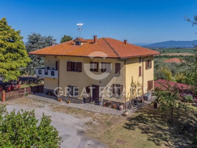 Villa Indipendente in vendita a Farneta, Cortona