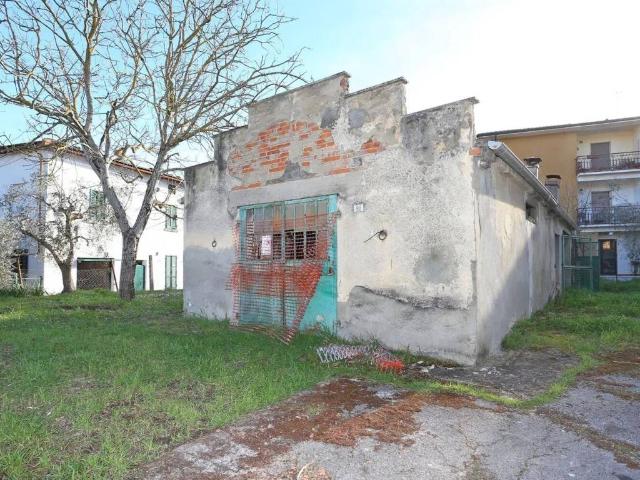 Villa Indipendente in vendita a Montecchio, Cortona