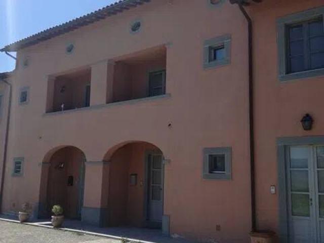 Villa Indipendente in vendita a Montecchio, Cortona