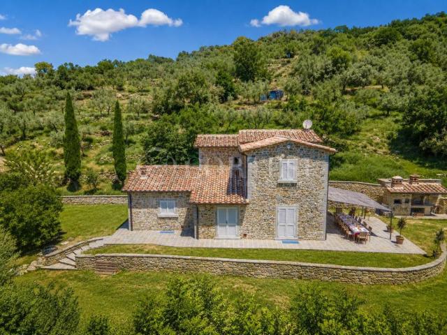 Villa Indipendente in vendita a Tavarnelle-Sant'Eusebio, Cortona
