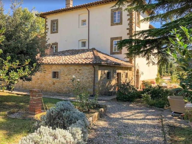 Villa Indipendente in vendita a Tavarnelle-Sant'Eusebio, Cortona