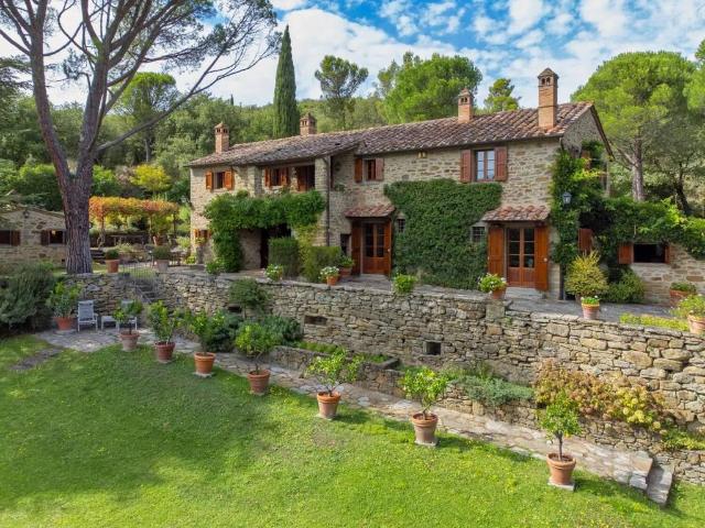 Villa Indipendente in vendita a Cortona, Toscana