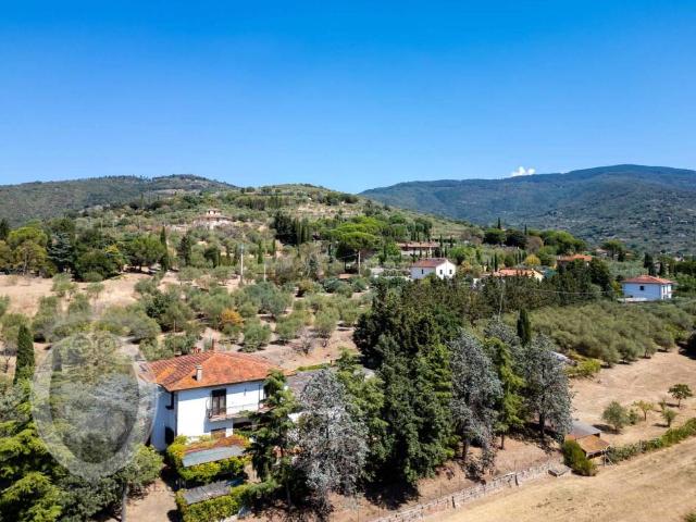 Villa Indipendente in vendita a Tavarnelle-Sant'Eusebio, Cortona