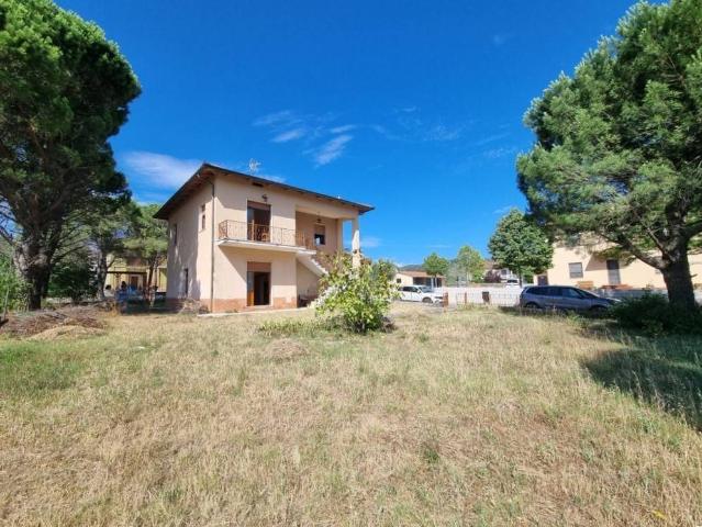Villa Indipendente in vendita a Bacialla, Cortona